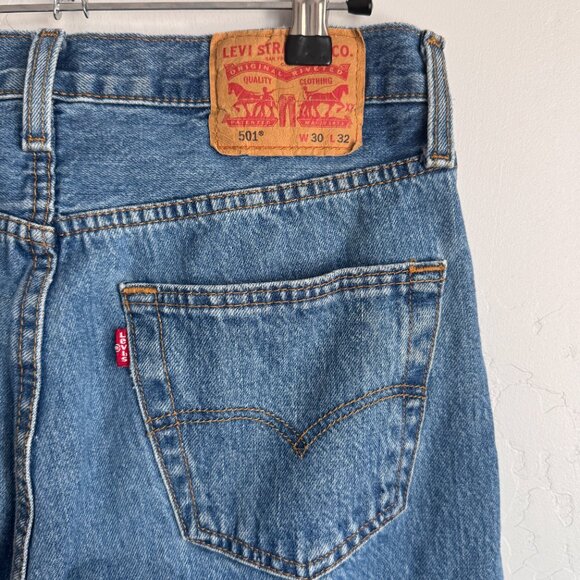 Men's Levi's 501 Jeans 32 x 30 - Picture 3 of 3